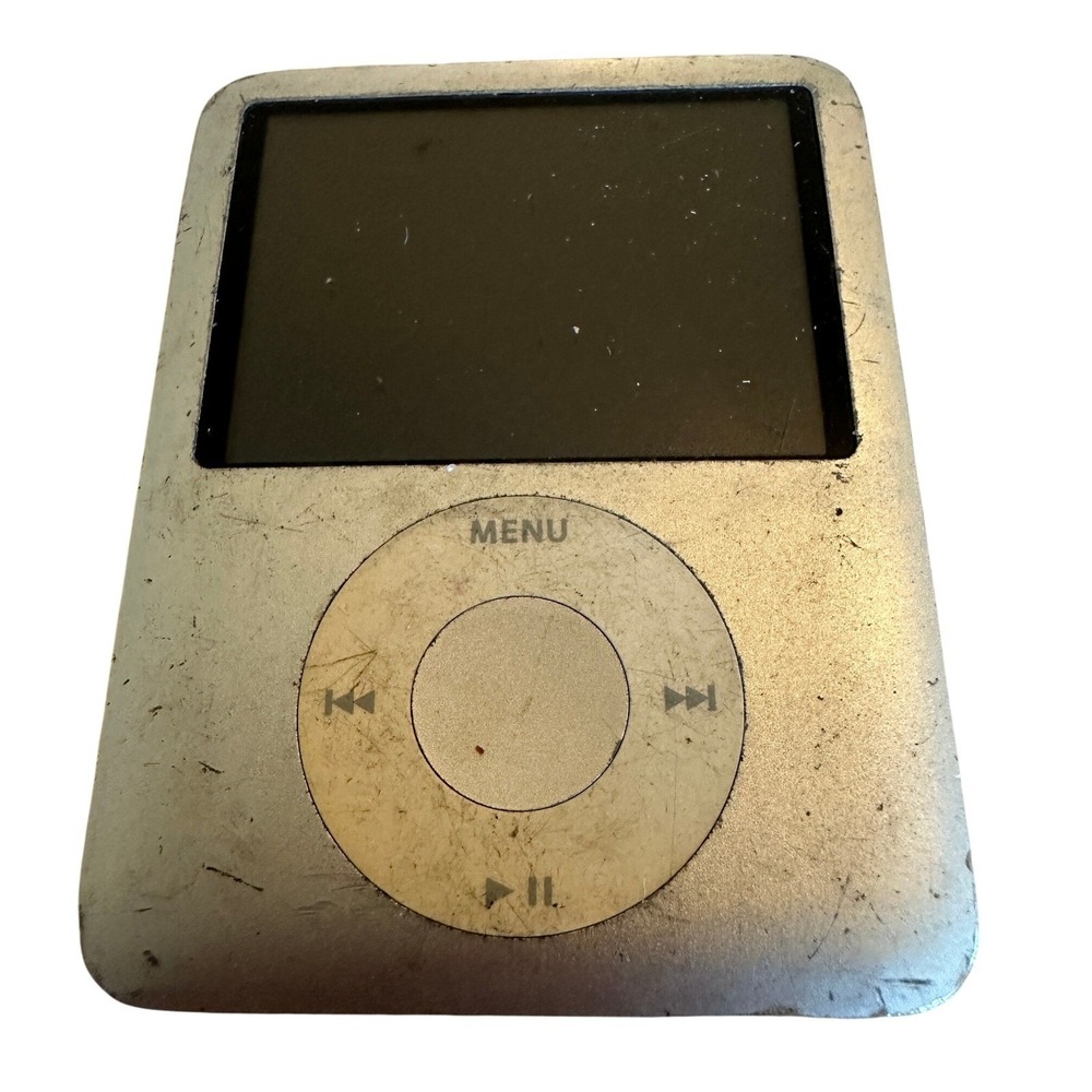 Apple iPod Nano 3rd Gen 4GB Silver A1236 Fatty MP3 Player Bad Battery For Parts